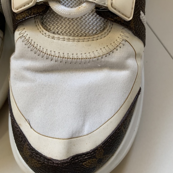 Authentic Louis Vuitton Archlight Sneakers 37 - Picture 5 of 15